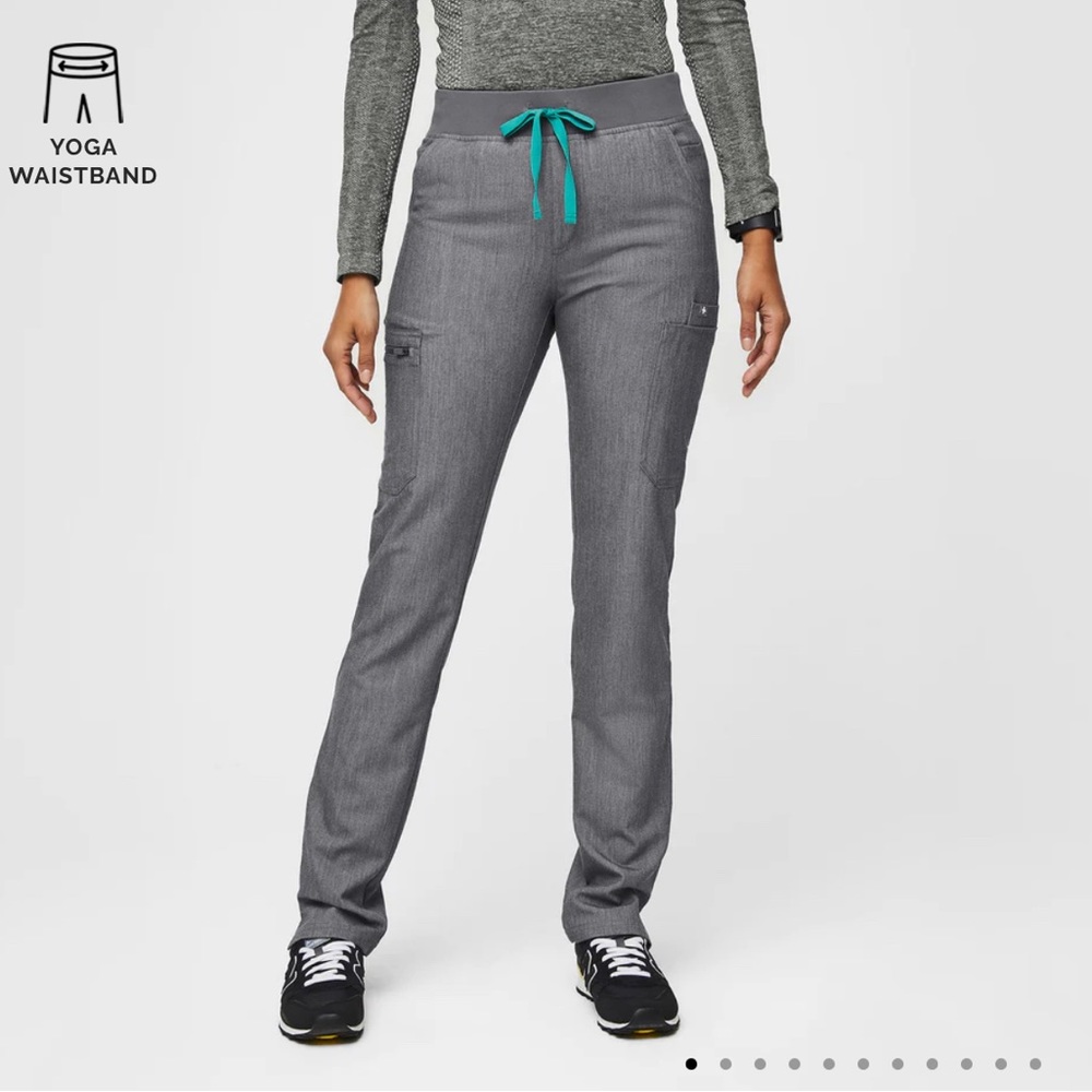 Figs yola skinny scrub pants